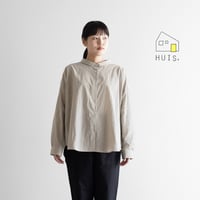 HUIS. ギザコットンブロードバンドカラー半袖ワイドブラウス