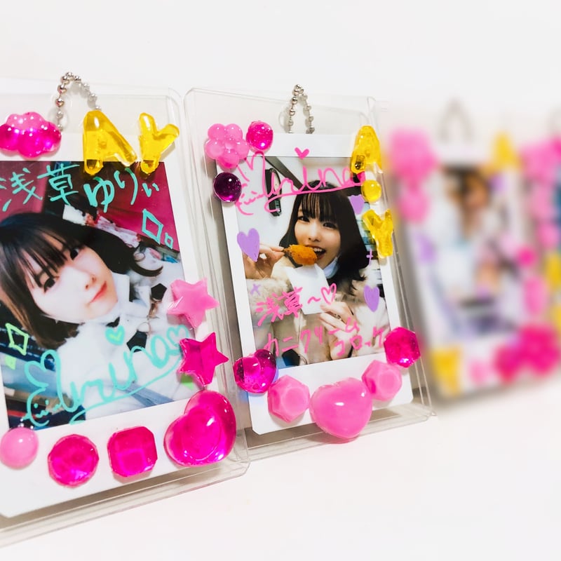 ♚﻿豪華5点】 直筆サイン色紙♡缶バッジcollectionなど… | Aquery STORE