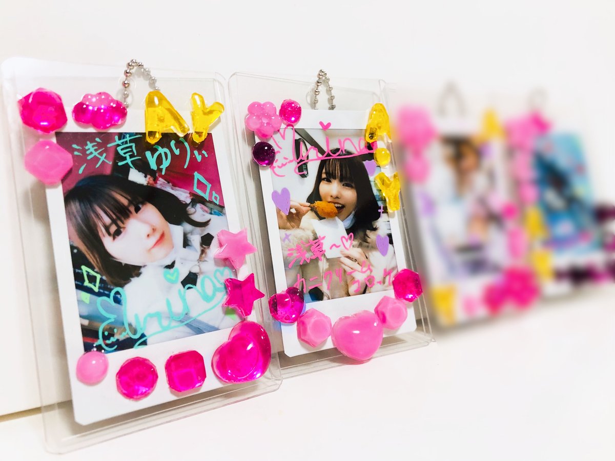 ♚﻿豪華5点】 直筆サイン色紙♡缶バッジcollectionなど… | Aquery STORE