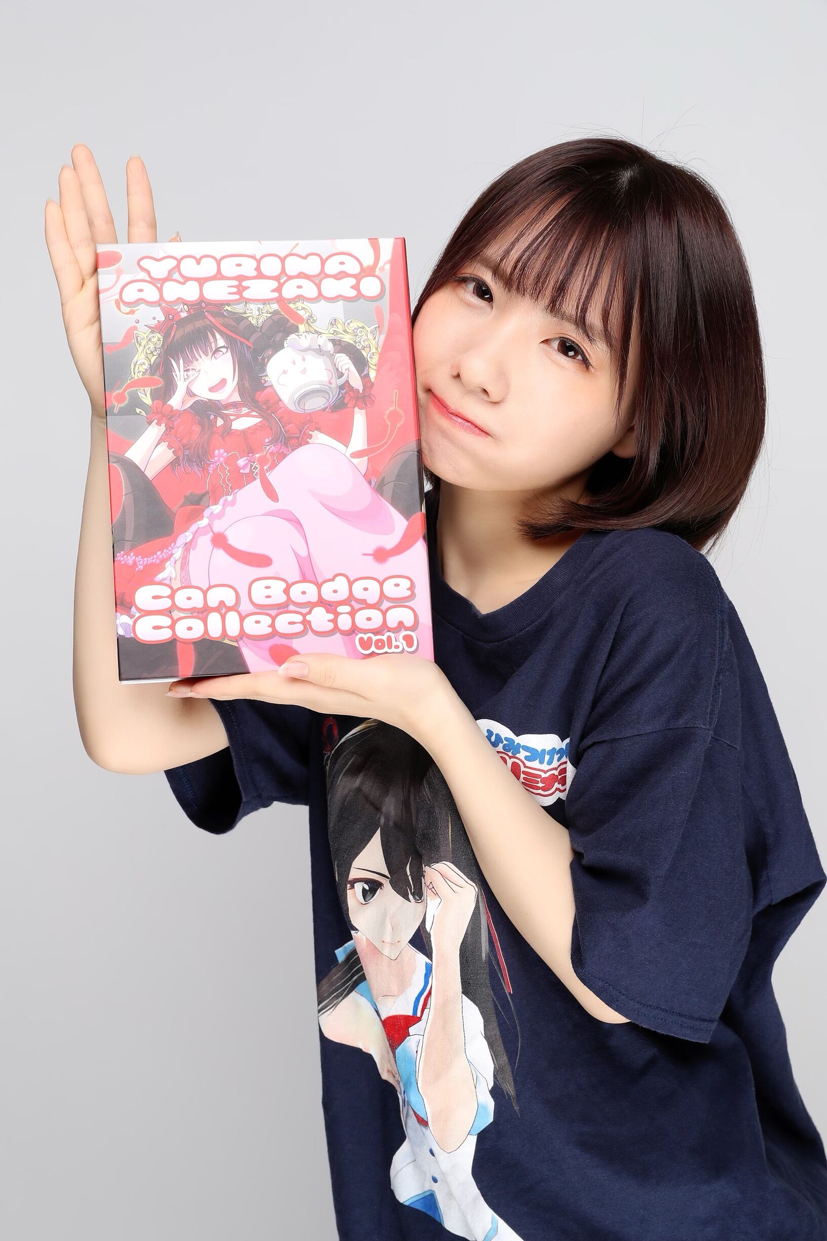 ♚﻿豪華5点】 直筆サイン色紙♡缶バッジcollectionなど… | Aquery STORE
