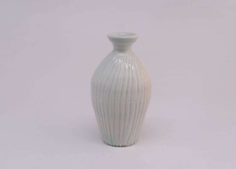 A)青白磁線文徳利（隆 作） | 隆太窯 shop