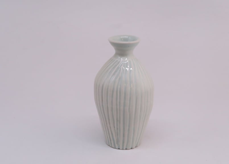 A)青白磁線文徳利（隆 作） | 隆太窯 shop