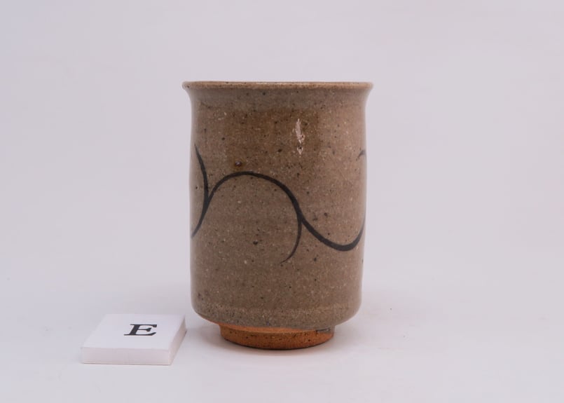 江戸期　古唐津　絵唐津　湯呑　高さ約8.5㎝ 東さ7-0506② 絵唐津湯呑（健太 作） | 隆太窯 shop