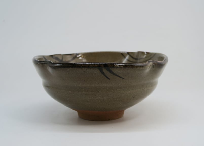 唐津焼　武造　絵唐津　鉄絵　草花図　四方隅切　大鉢　菓子鉢　盛り鉢　茶道具　共箱 唐津焼 武造 絵唐津 鉄絵 草花図 四方隅切 大鉢 菓子鉢