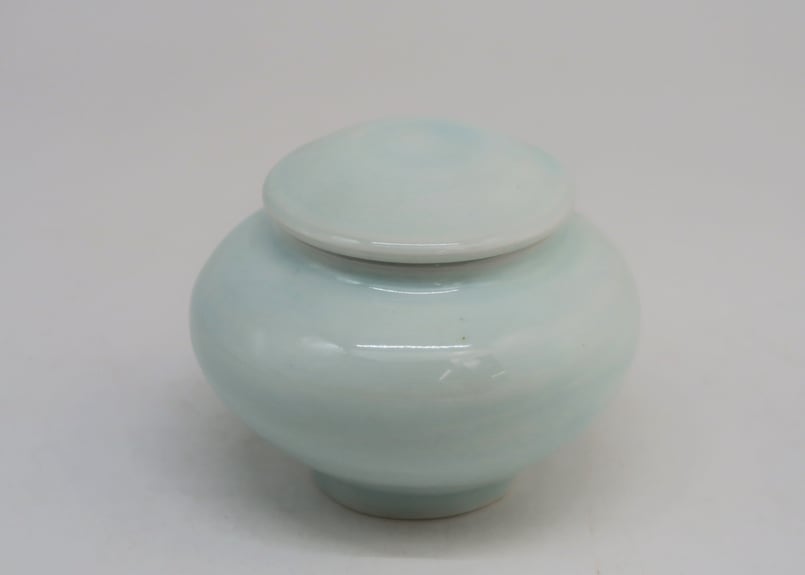 青白磁蓋物 (隆 作) | 隆太窯 shop 青白磁蓋物 (隆 作) | 隆太窯 shop