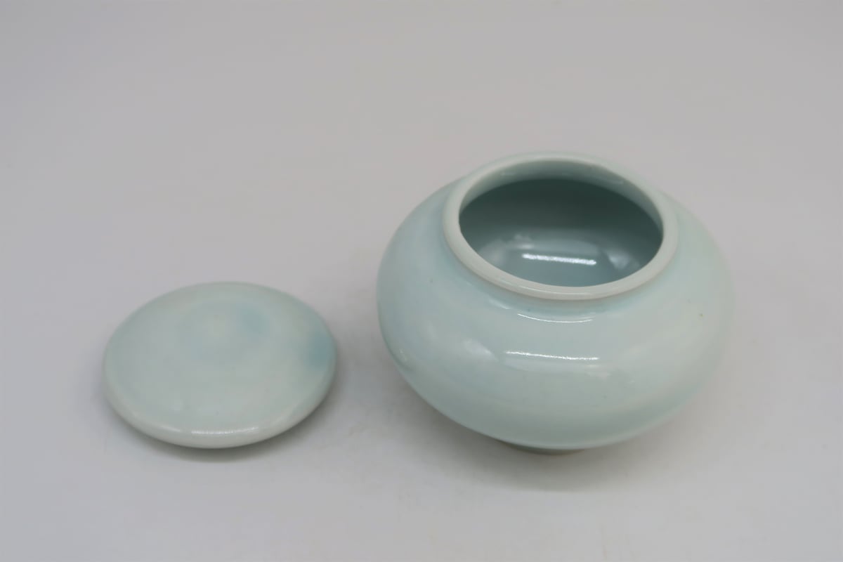 青白磁蓋物 (隆 作) | 隆太窯 shop 青白磁蓋物 (隆 作) | 隆太窯 shop