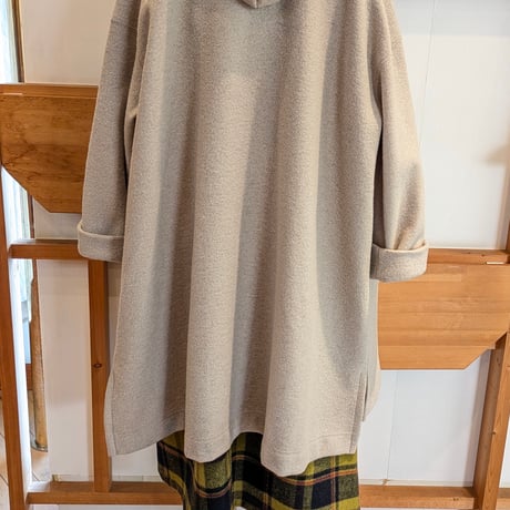 ＋2　圧縮ウールのコート