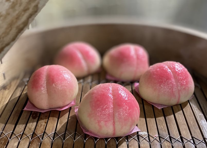 桃の風味香る桃まん 6個セット | おいしい豚まんが食べたいなら「神の