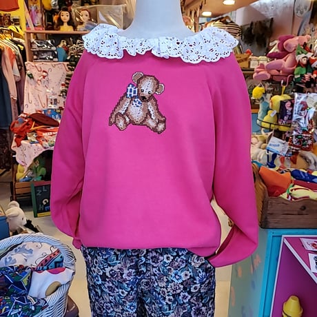 お家のクマちゃん連れてきちゃったスウェット🧸