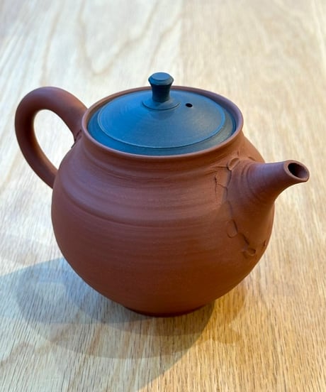 小北條 Kohokujo／＃07 朱泥 後手茶注・黒蓋（約300ml）