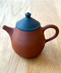 小北條 Kohokujo／＃24 朱泥 印籠蓋後手茶注・黒蓋（約120ml）
