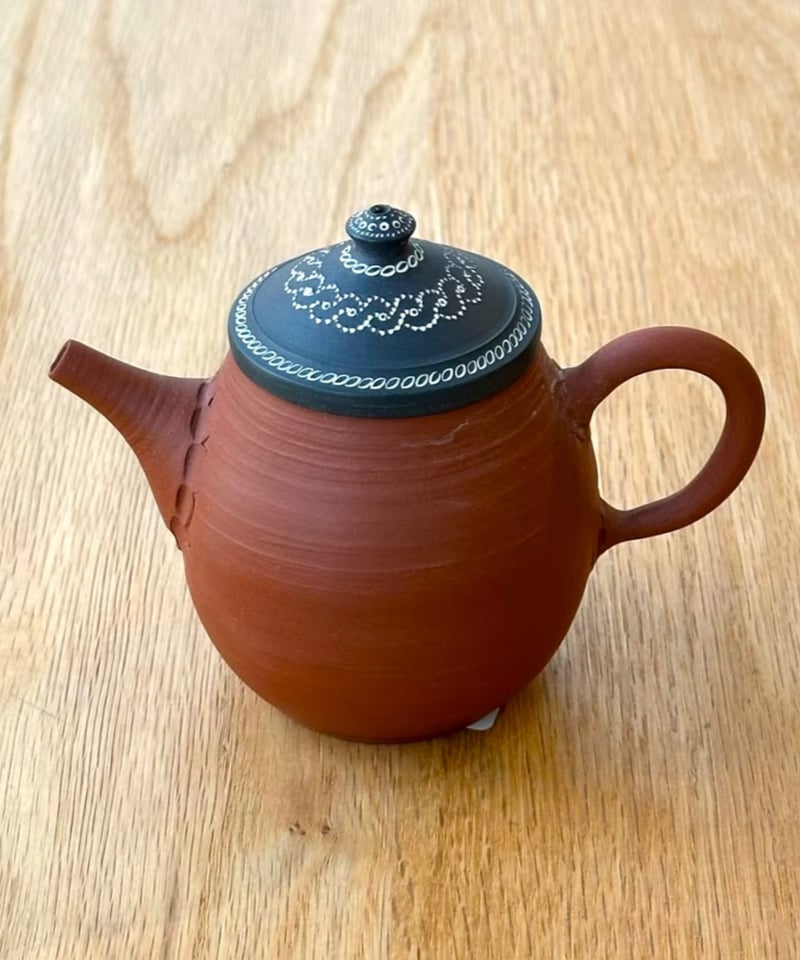 小北條 Kohokujo／＃22 朱泥象嵌 印籠蓋後手茶注・黒蓋（約140ml