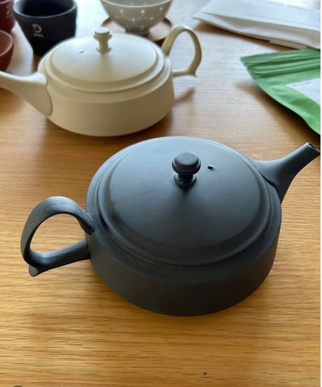 磯部商店・高資陶苑 TAKASUKE (Kuro 後手急須)
