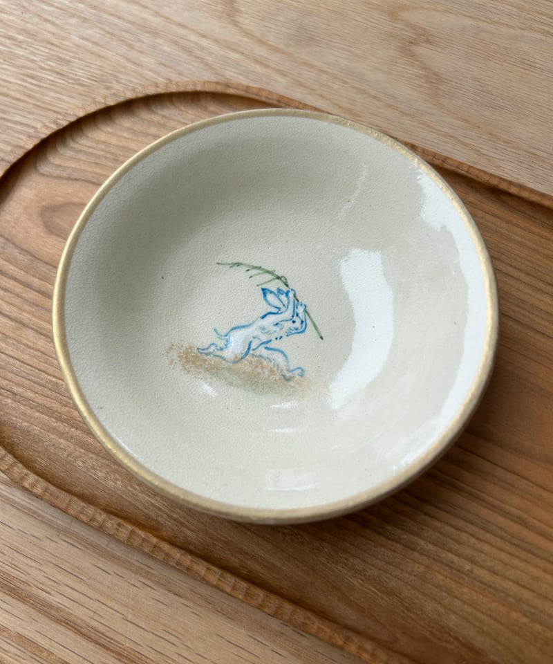 美品　陶器　年代物　盛り皿　角皿　八角絵皿　丁寧に描かれた雷鳥や菊の絵柄が素敵な 古伊万里 八角絵皿 [山水風景文図] 染付 年代物 八角皿 角皿