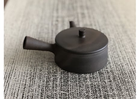 #52／甚秋　伊藤成二　窯変　切立　印籠蓋　横手急須　150ml