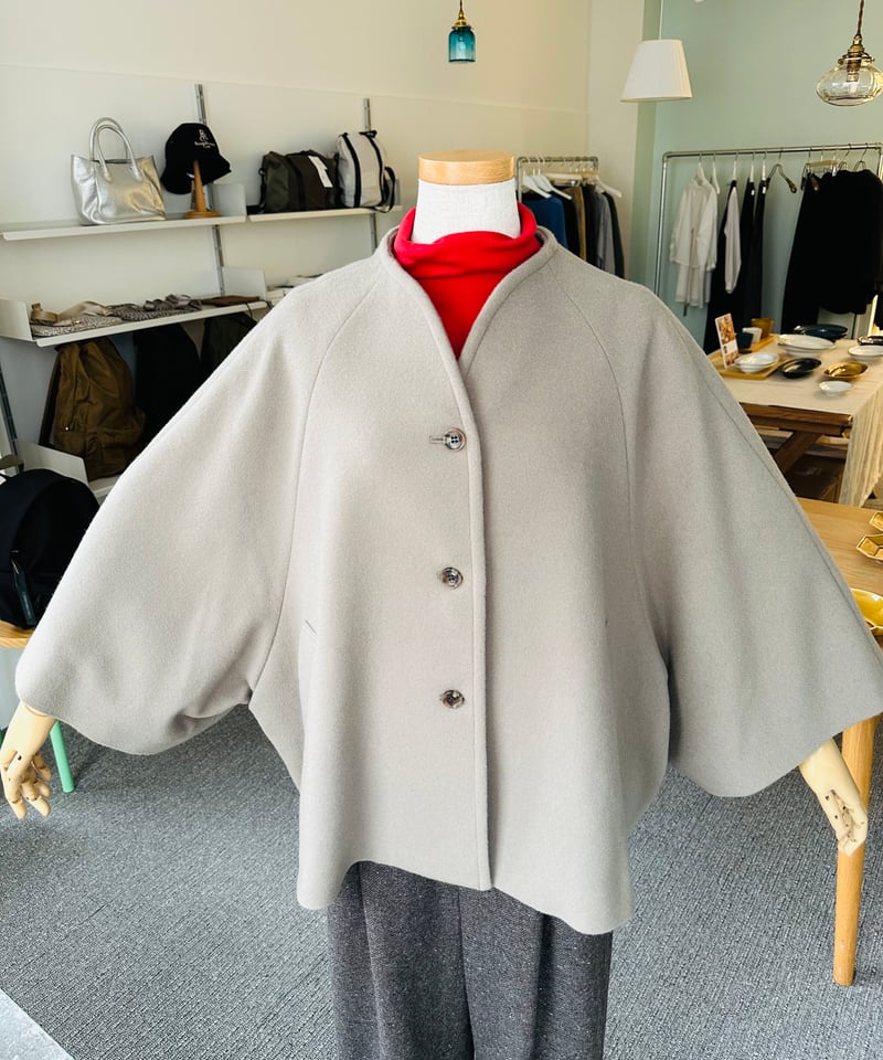 大幅お値下げ‼️ダブルビーバーポンチョ ユテリテ ノーカラーポンチョ スーパービーバー Aラインコート