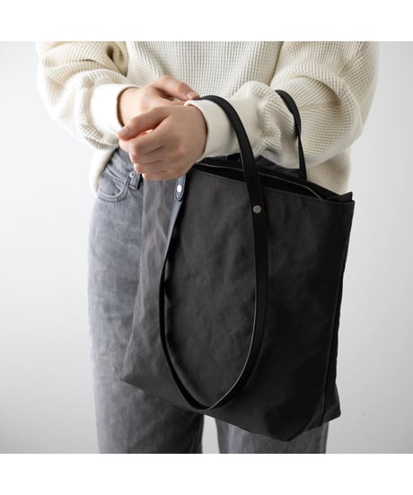 .URUKUST / ウルクスト・TWIST-ZIP（Small）グレイ