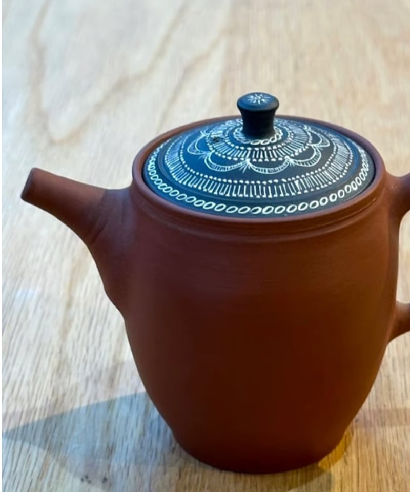 小北條 Kohokujo／＃03 朱泥象嵌蓋 後手茶注・黒蓋（約140ml） | MWL STORE