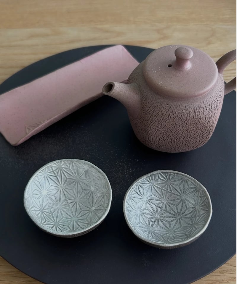 甚秋陶苑／嵐絞り印籠蓋茶壺5角形（桃色） | MWL STORE