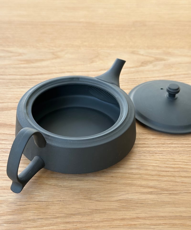 磯部商店・高資陶苑 TAKASUKE (Kuro 後手急須) | MWL STORE