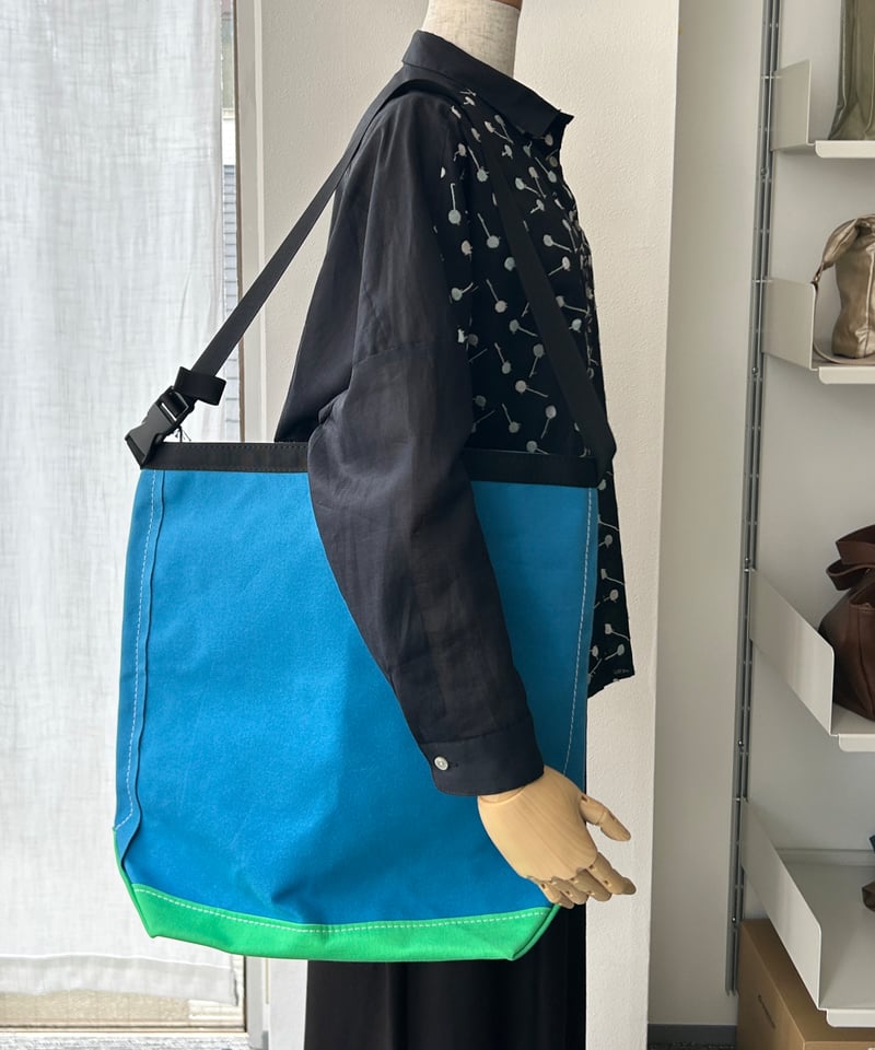 TEMBEA／ROLL TOP TOTE （BLUE/KELLY） | MWL STORE
