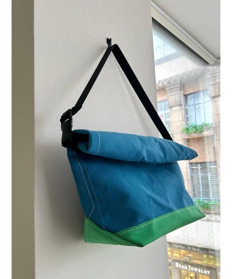 TEMBEA／ROLL TOP TOTE （BLUE/KELLY） | MWL STORE