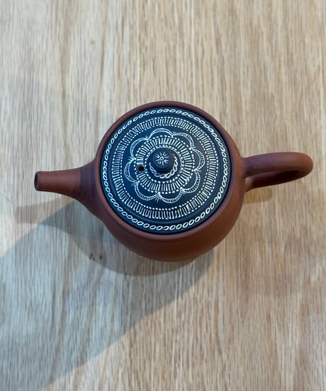 小北條 Kohokujo／＃03 朱泥象嵌蓋 後手茶注・黒蓋（約140ml）