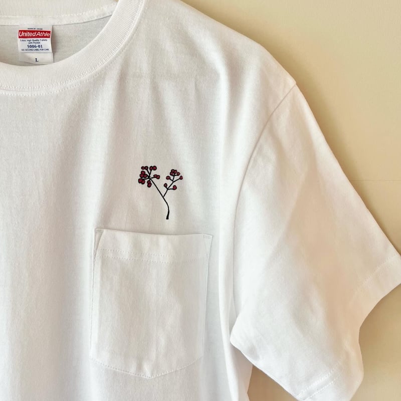 THE MAPO TOFU 女の子（ポケット付Tシャツ） | 本格麻婆豆腐 かかん