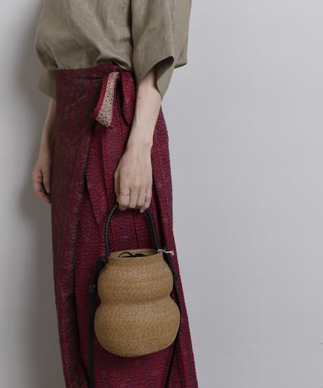 Kamaroʼan  /   Gourd Hand Basket（Straw）