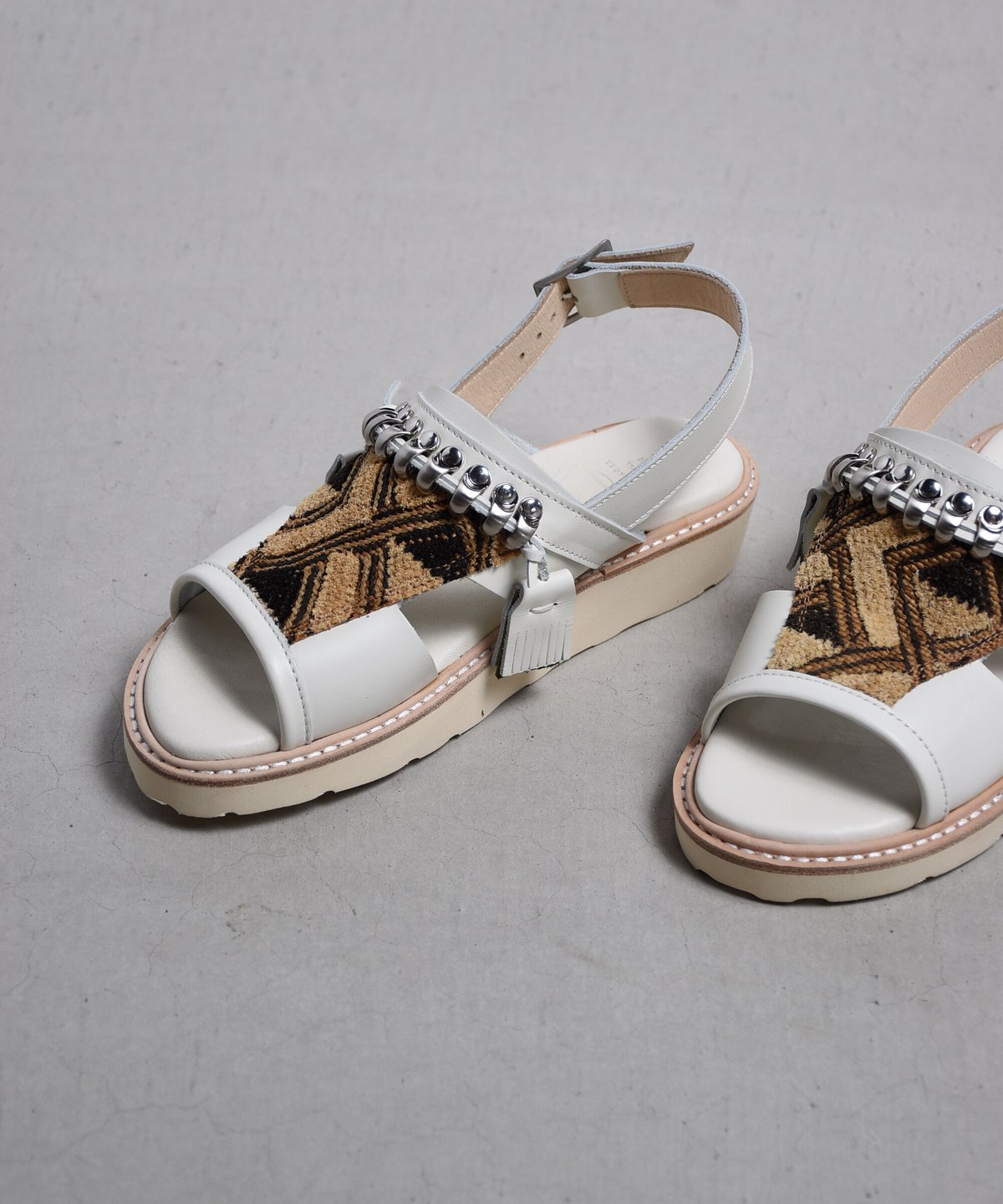 WONDER FULL LIFE / UNCLE HOLDER SANDAL(WHITE) | WONDER FULL LIFE / UNCLE HOLDER SANDAL(WHITE) |