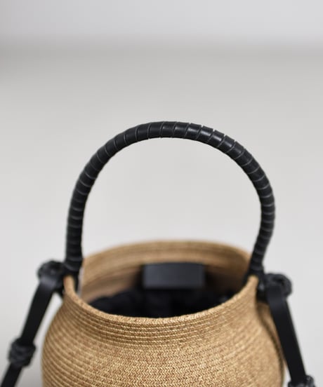 Kamaroʼan  /   Gourd Hand Basket（Straw）