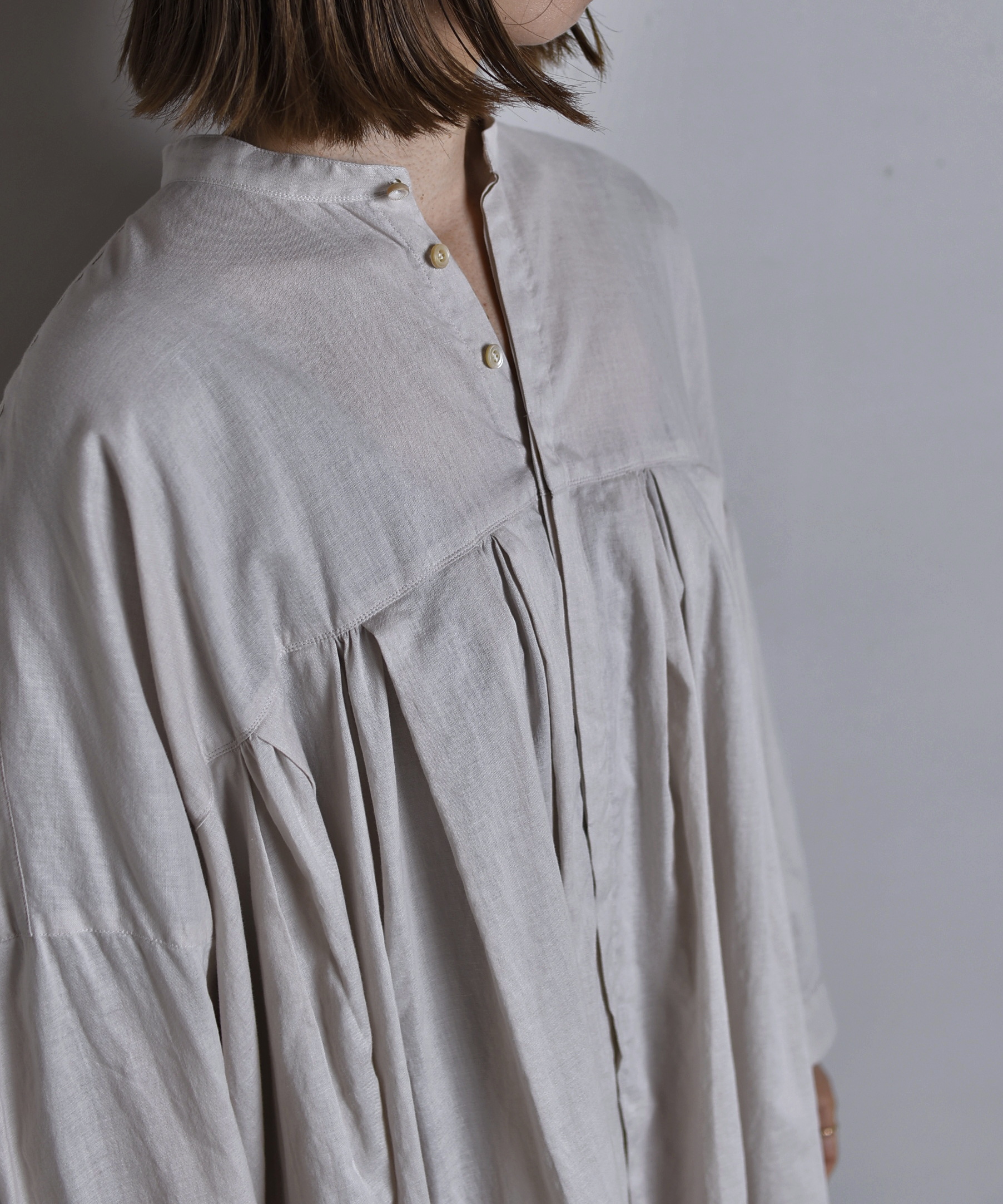 suzuki takayuki / tucked cape blouse | Taine On