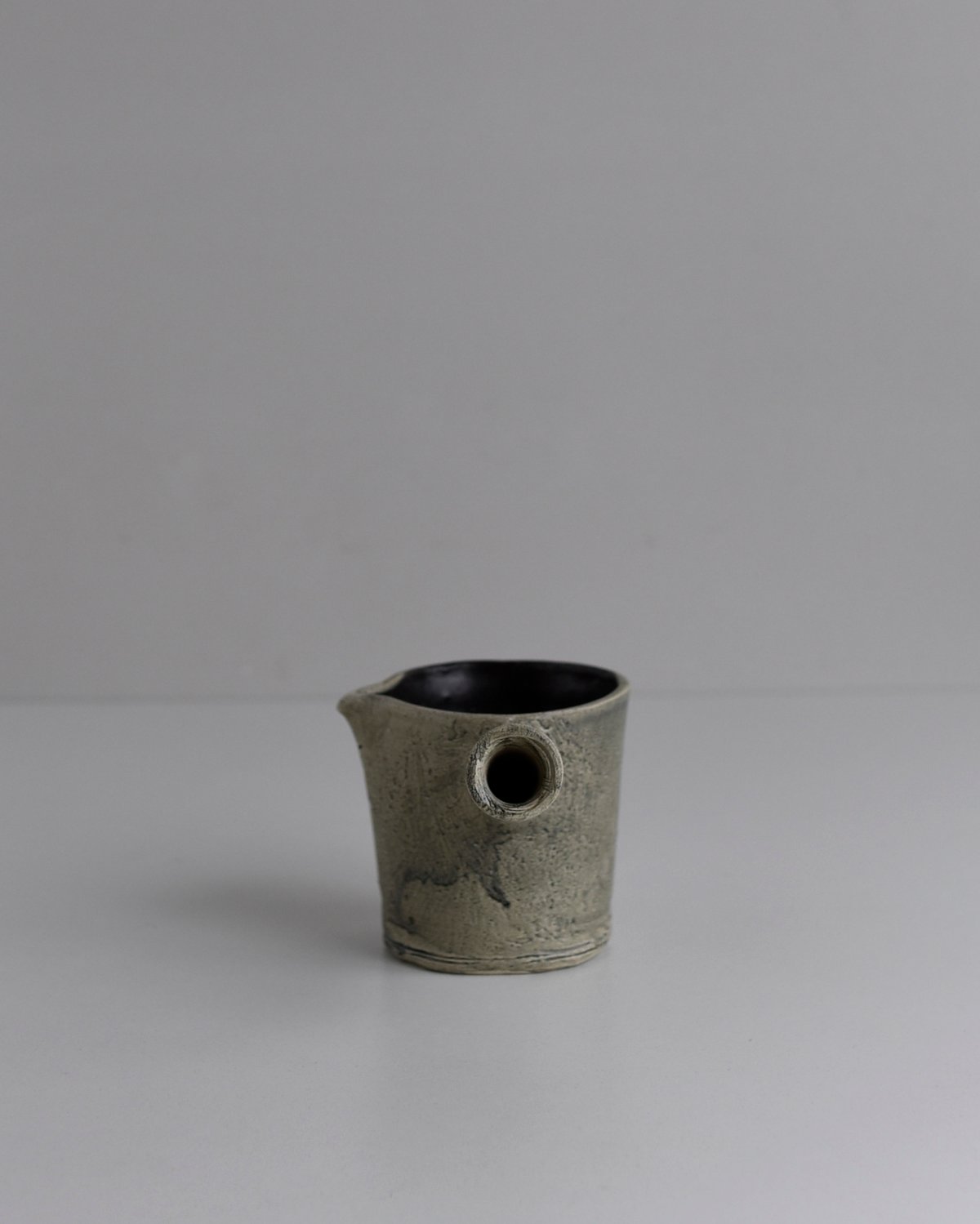 櫻井美奈子 / 耐熱ミルクピッチャー(墨黒) | Taine Online Store