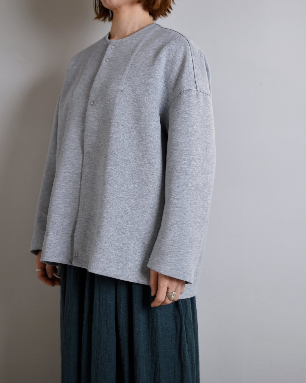 NO CONTROL AIR / クルーネックカーディガン | Taine Online Store