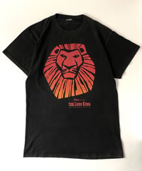 90's THE LION KING printed tee.