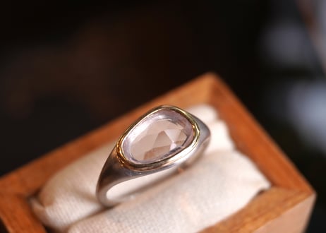 ローズクォーツ　ｋ10YG×SILVERリング