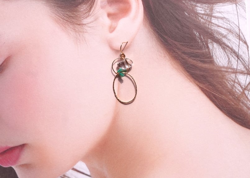 クリスタル、グリーンオニキス k14GFフックピアス | zuro jewelry