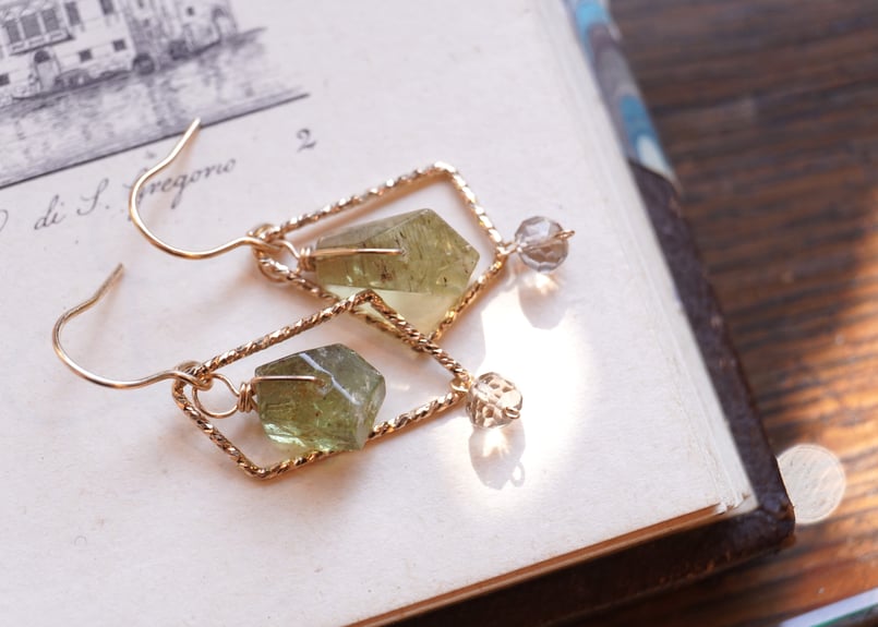 グリーンガーネット ループk14GFフックピアス | zuro jewelry