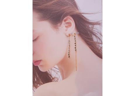 エメラルド　アシンメトリーロングピアス