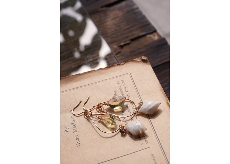 レモンスモーキークォーツ、ホワイトレースアゲート k14GFフック