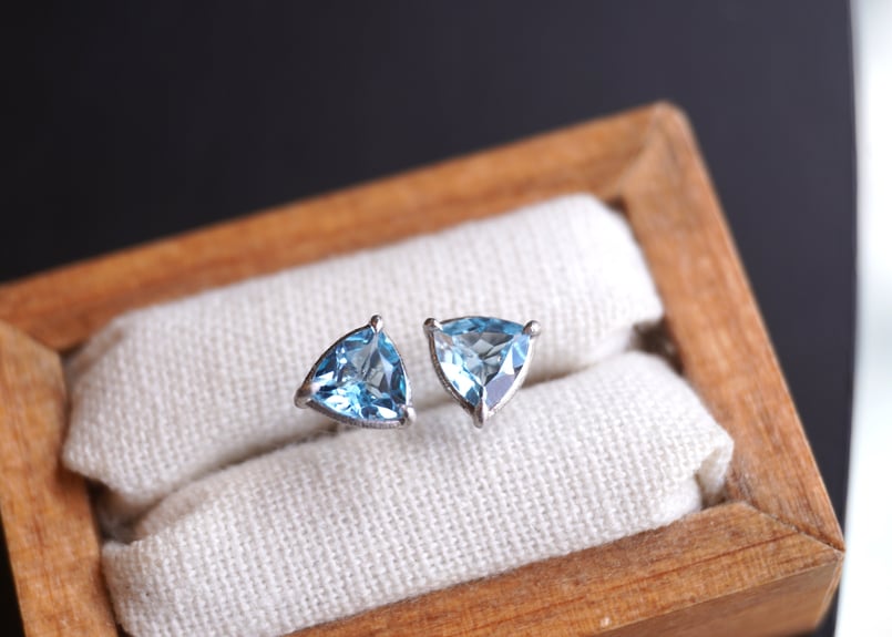 ブルートパーズ Pt900 ピアス | zuro jewelry 