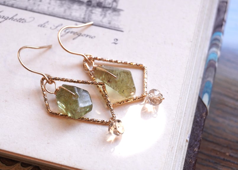 グリーンガーネット ループk14GFフックピアス | zuro jewelry