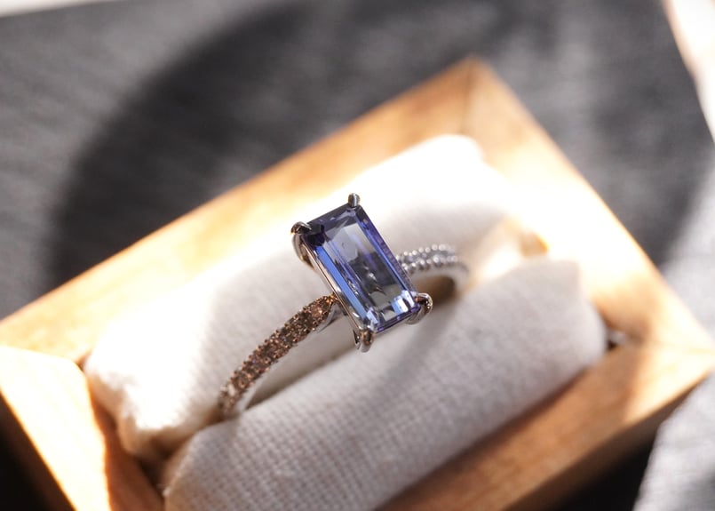 タツオナガハタ　タンザナイト　ダイヤ　リング　k10 14.5号 Tanzanite K18タンザナイト ダイヤモンドリング (NO.128375
