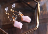 ピンクオパール、グリーンサファイア　 チタンピアス