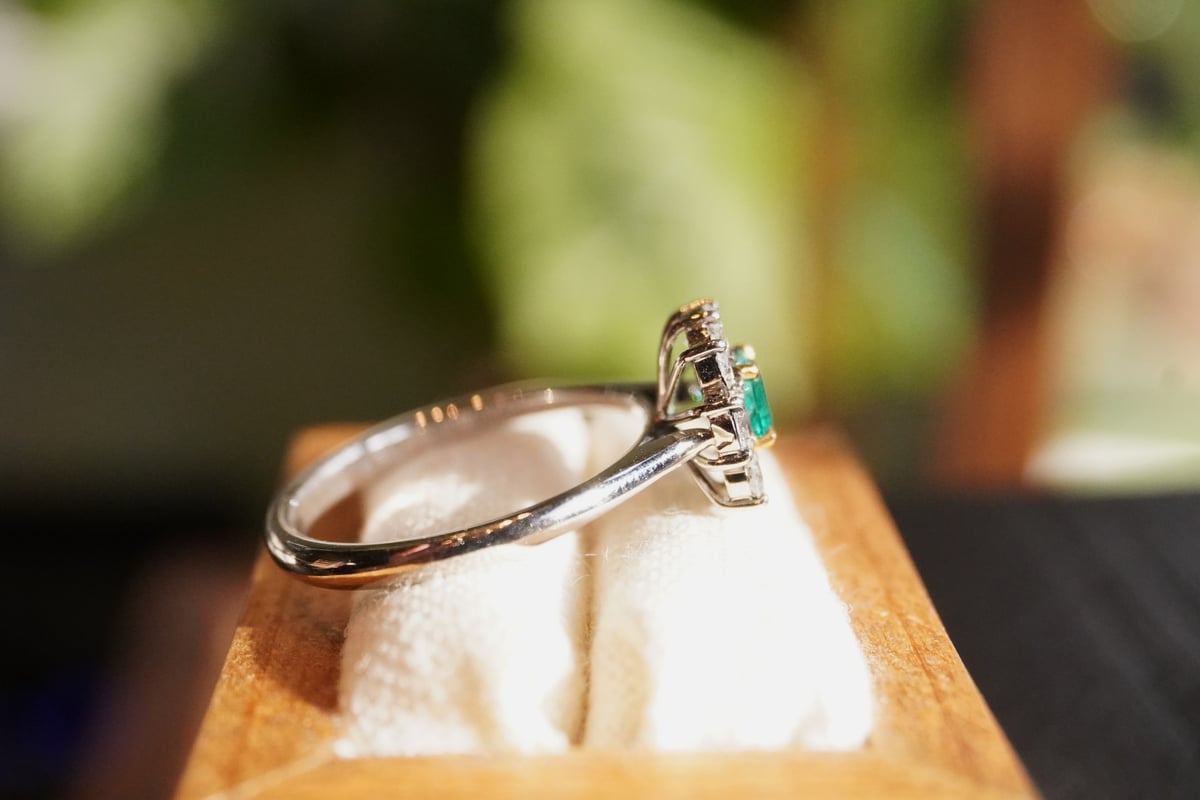 エメラルド ダイヤモンド リングpt 850 11、5号 エメラルド、ダイヤモンド Ptリング | zuro jewelry