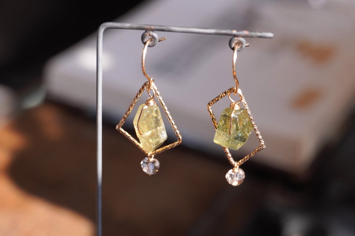 グリーンガーネット ループk14GFフックピアス | zuro jewelry