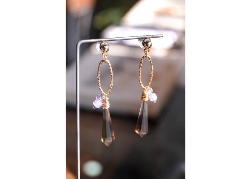 大幅値下げ宝石質スモーキークォーツヘキサゴンバックカービングピアスチャーム 12546484aa0fe68e5872d84eda184e