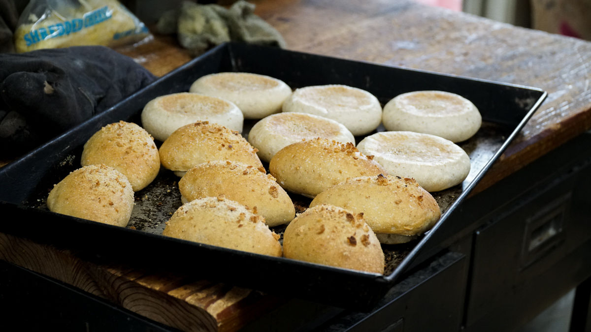 カレーパン 川崎市多摩区】カリッカリの揚げたてカレーパンが食べられるお店