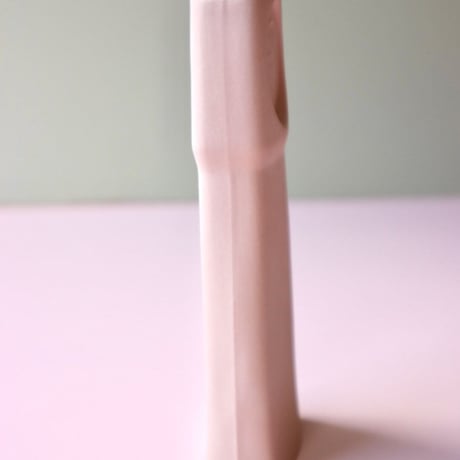 "Foekje Fleur" porcelain bottle vase - powder -