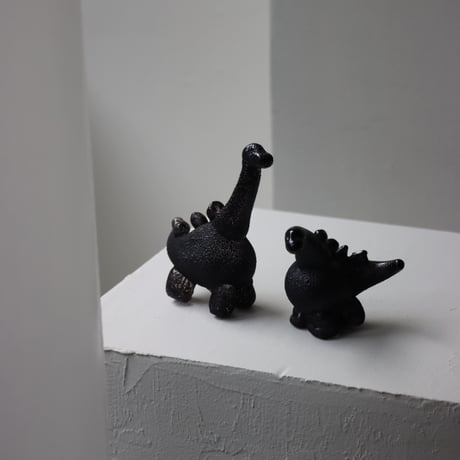“ MIWA ITO × BLACK " DINOSAUR SCULPTURE - B